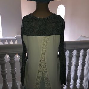 Beautiful girls top size medium